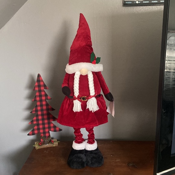 NWT- Beautiful Mrs Claus Greeter Gnome Decoration w/ Extendable Legs 27”-37” H - Picture 12 of 17